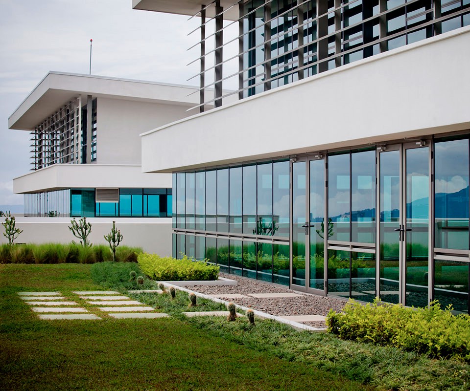 Centro Corporativo El Tobogán, Amenidades